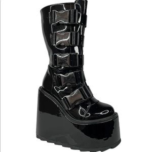 YRU Shoes Dune Techno Black Boots size 8 never worn
